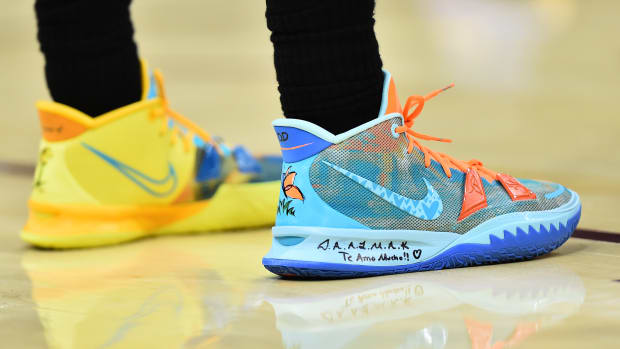 Brooklyn Nets point guard wears the Nike Kyrie 7 sneakers.